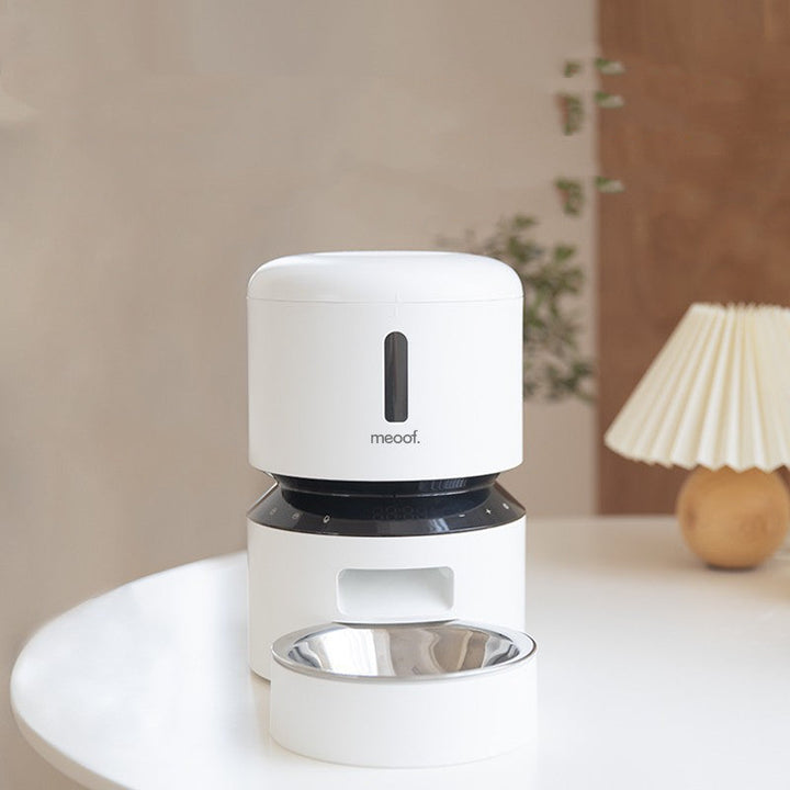 Revolutionize Your Cat's Feeding Routine with the Capsule Automatic Feeder